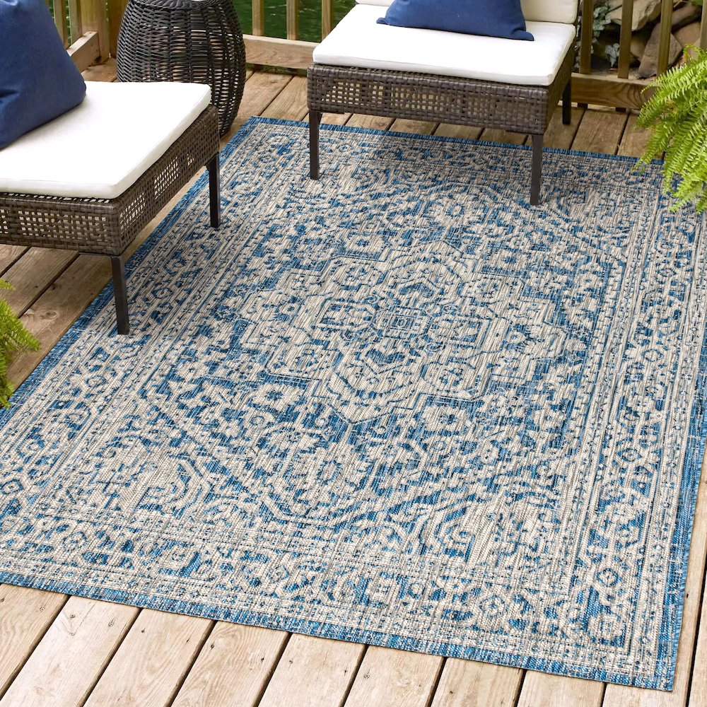 Sinjuri Medallion TetuWeaveIndoor/Outdoor  Rug
