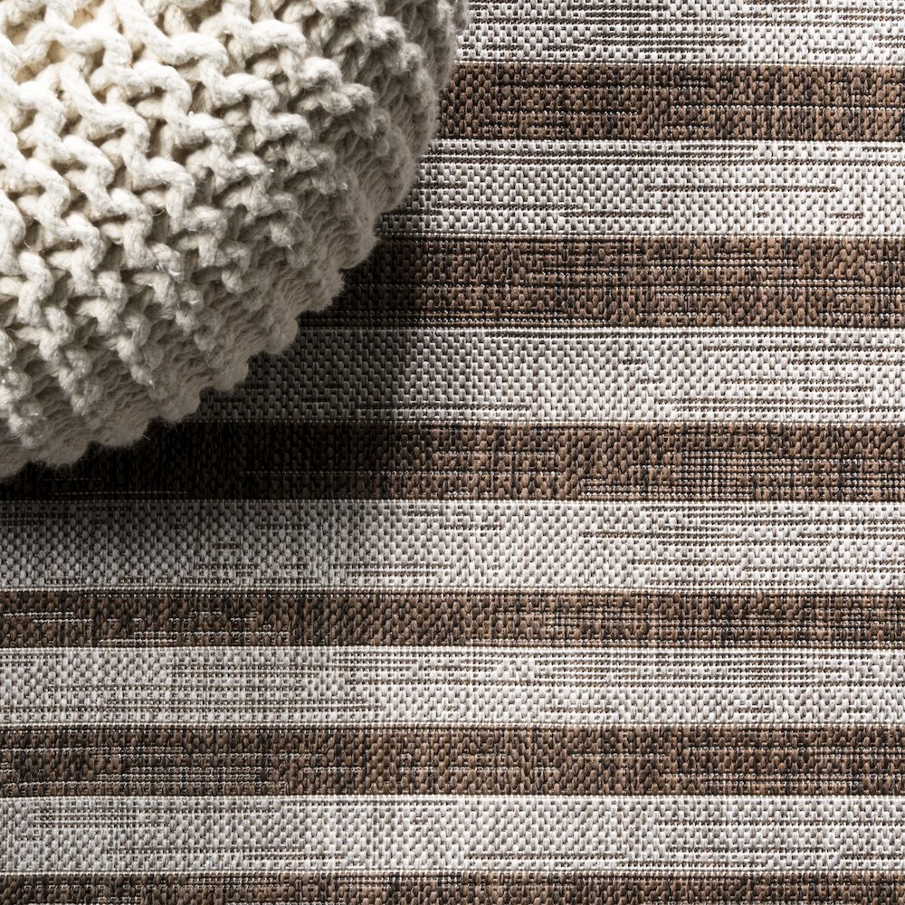 Sukie Modern Offset Stripe Indoor/Outdoor Area Rug
