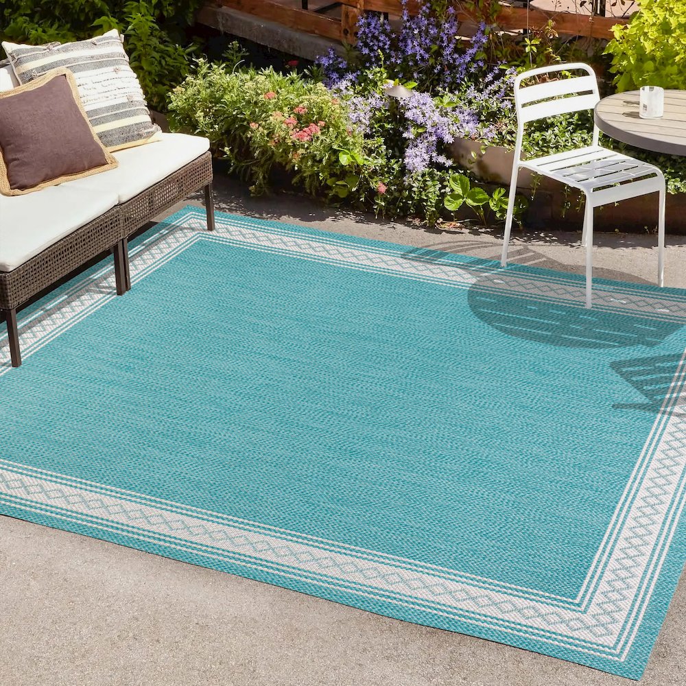 Lucia Classic Diamond Border Indoor/Outdoor Area Rug