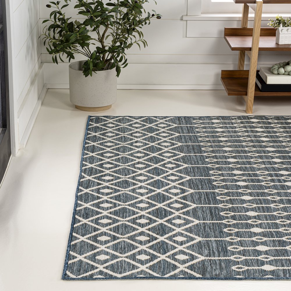 Geometric Moroccan Reversible Machine-Washable Indoor/Outdoor Area Rug