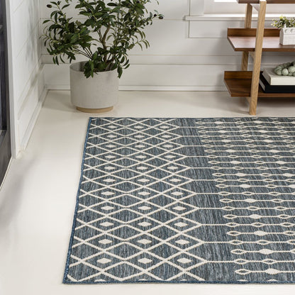 Geometric Moroccan Reversible Machine-Washable Indoor/Outdoor Area Rug