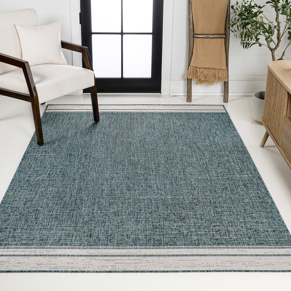 Alda Modern Minimalist Mingled Solid Indoor/Outdoor Area Rug