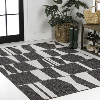 Two-Tone Black/Cream 3 ft. x 5 ft. Indoor/Outdoor Area Rug