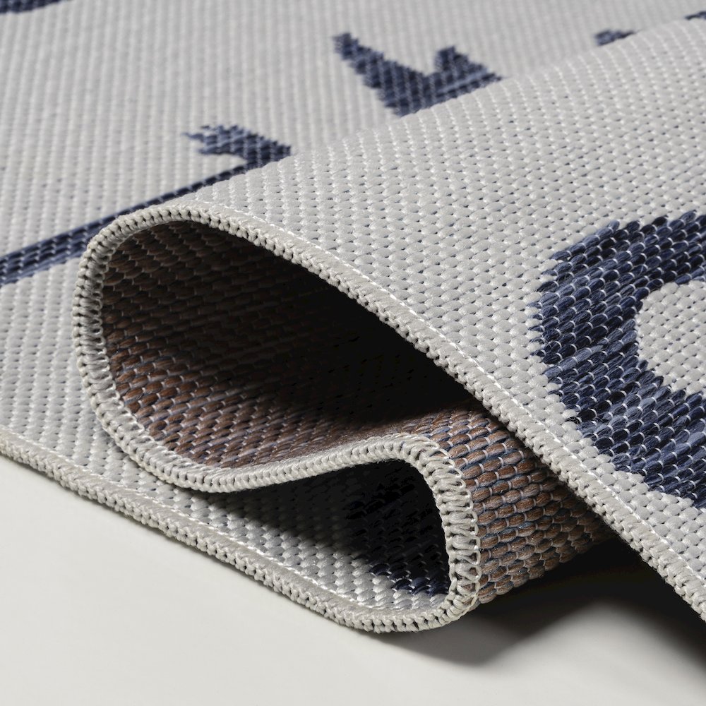Flamingos Two-Tone White/Navy 3 ft. x 5 ft. Indoor/Outdoor Area Rug