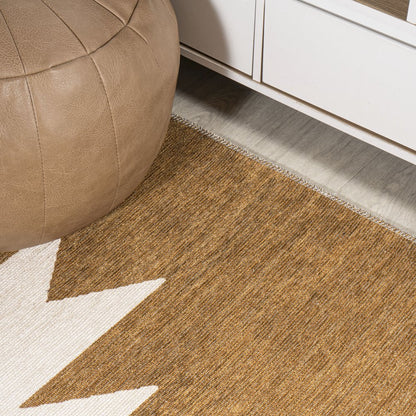 Chayton Minimalist Geometric Machine Washable Area Rug