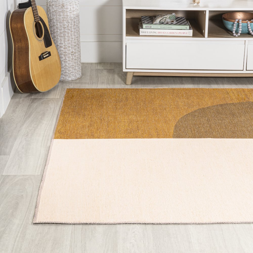 Demie Minimalist Graphic Circle Machine Washable Area Rug