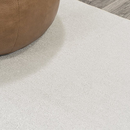 Twyla Classic Solid Low-Pile Machine-Washable Runner Rug