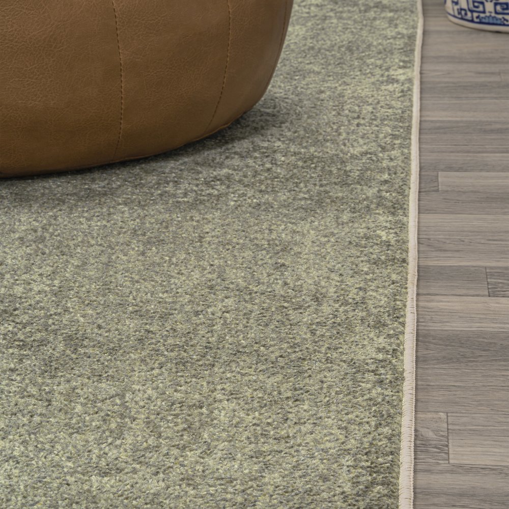 Twyla Classic Solid Low-Pile Machine-Washable Runner Rug