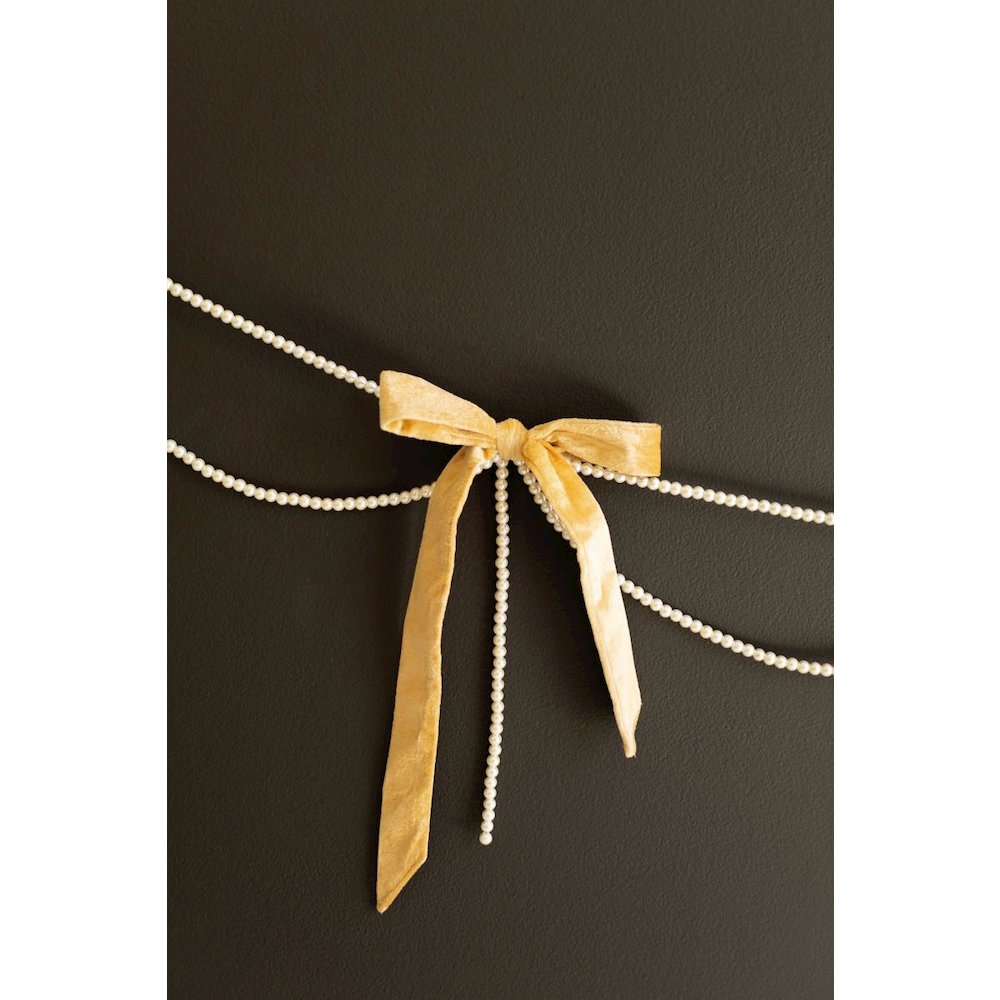 Bow Garland with Pearls