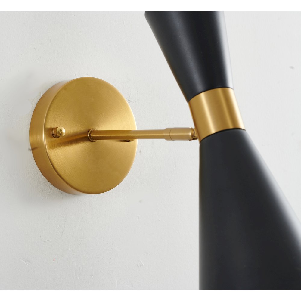 1-Light Gold And Black Wall Sconce With A Shade