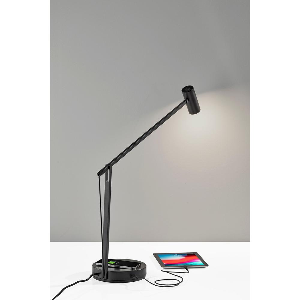 Turrell Task Lamp w. Wireless Charging