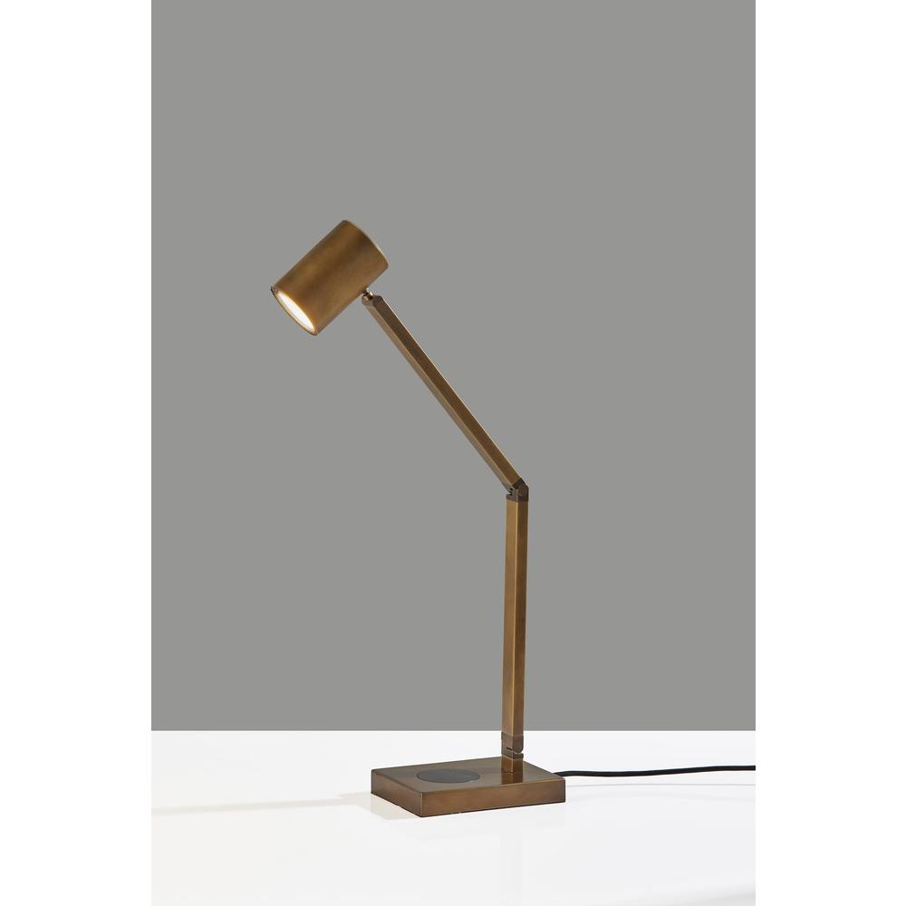 Newman Task Lamp w. Wireless Charging