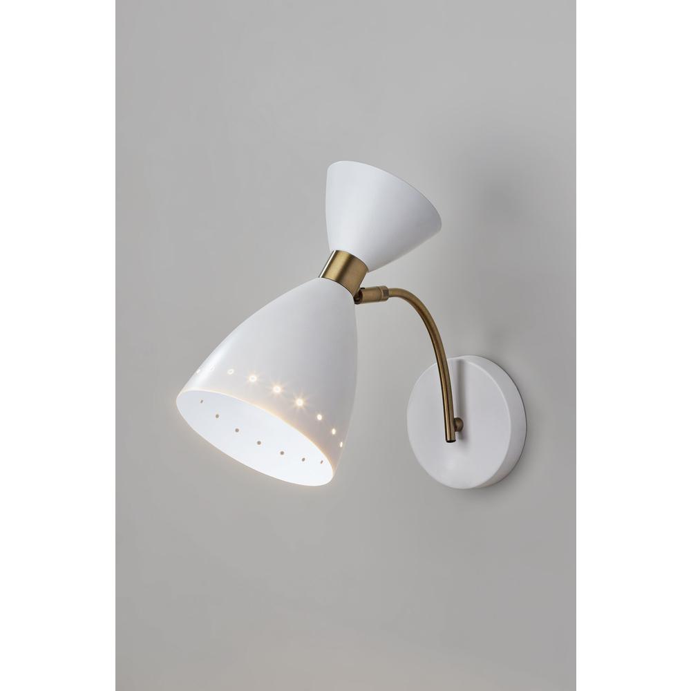 Oscar Wall Light