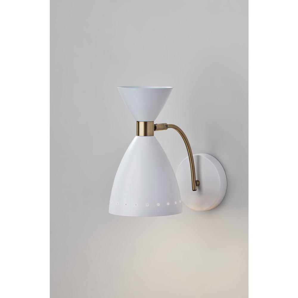 Oscar Wall Light
