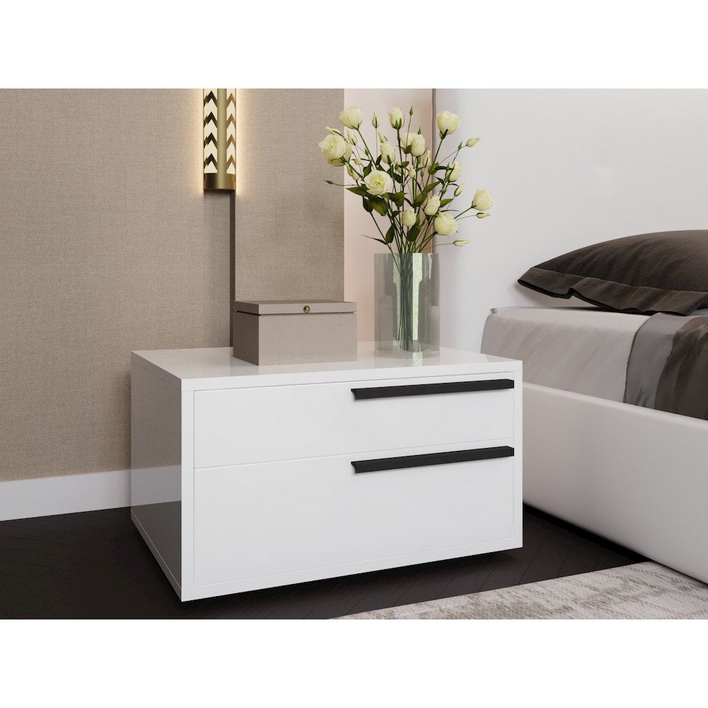 Carter Right Nightstand In White High Gloss With Black Handle