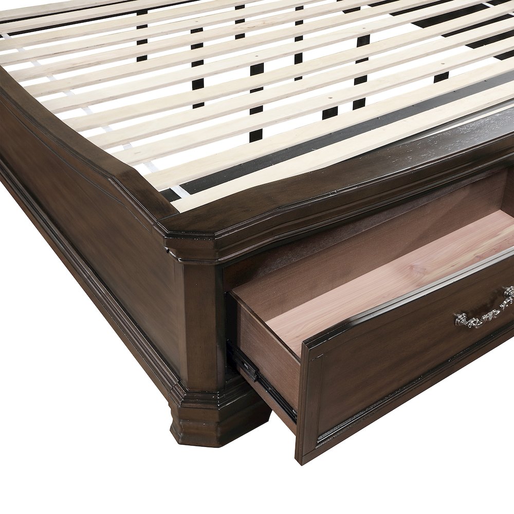 Lyndhurst Wood King Upholstered Bed in Walnut