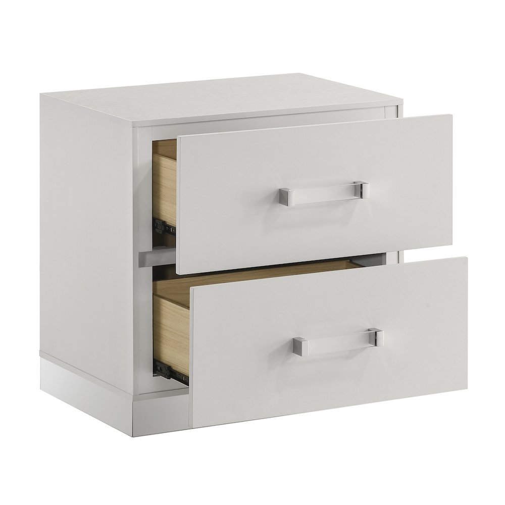 Europa 5-Piece Wood Queen Bedroom Set (B/Dr/Mr/Ch/Ns), White
