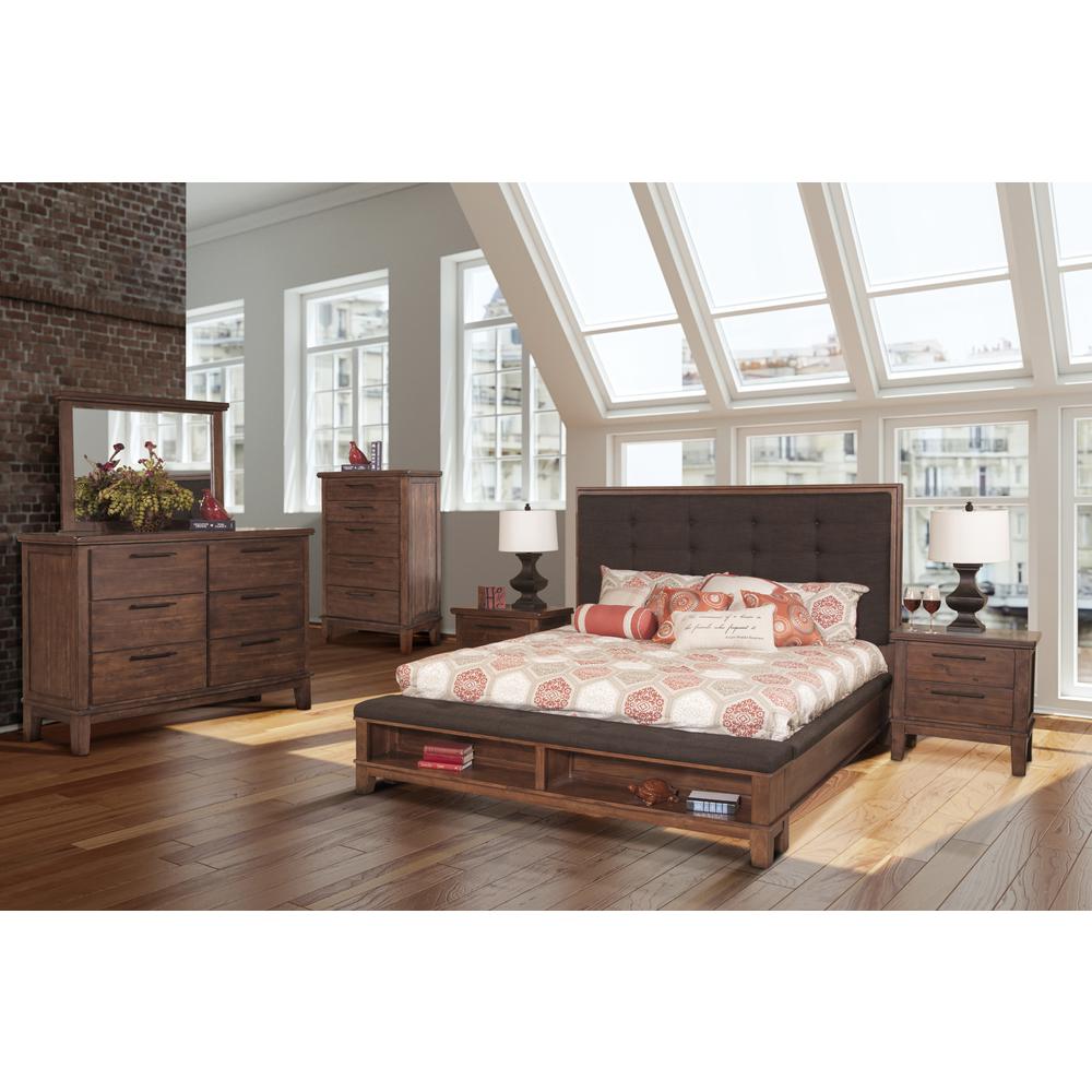 Furniture Cagney 5-Piece Queen Wood Bedroom Set in Chestnut