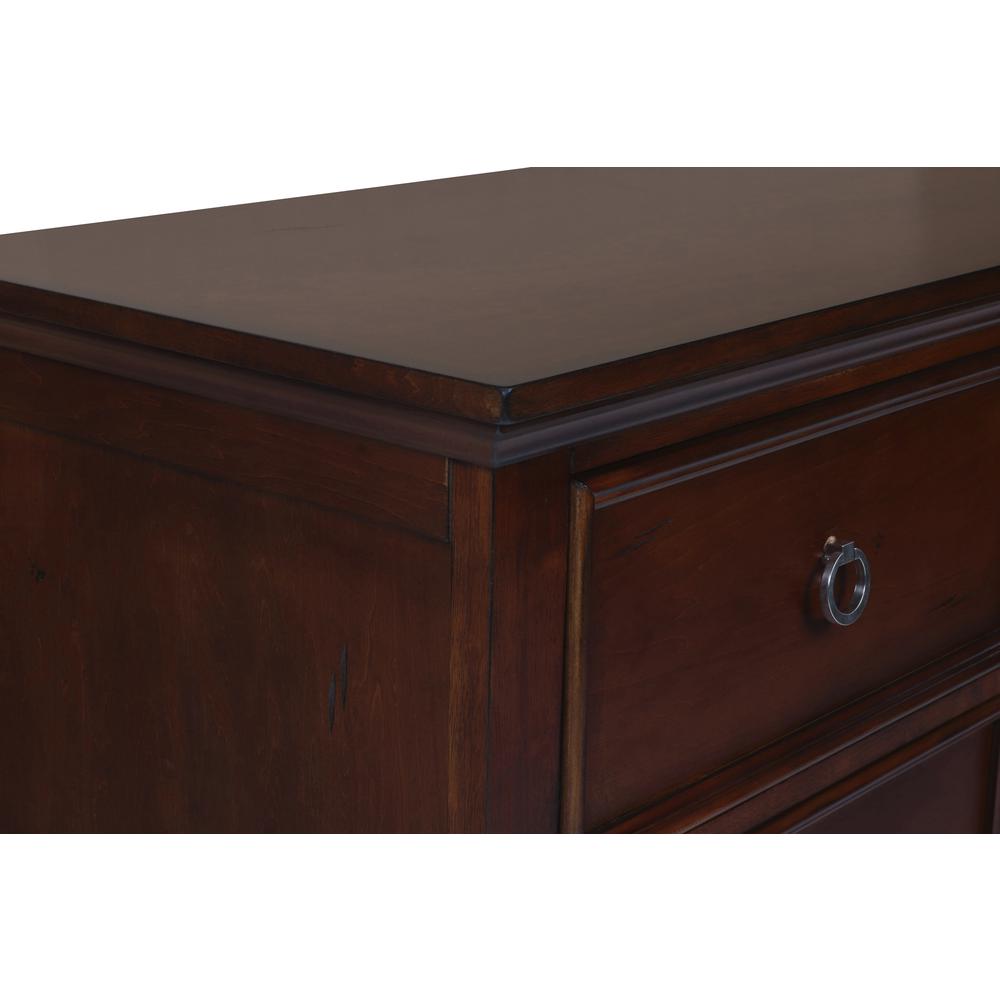 Furniture Tamarack Solid Wood 8-Drawer Dresser in Brown Cherry
