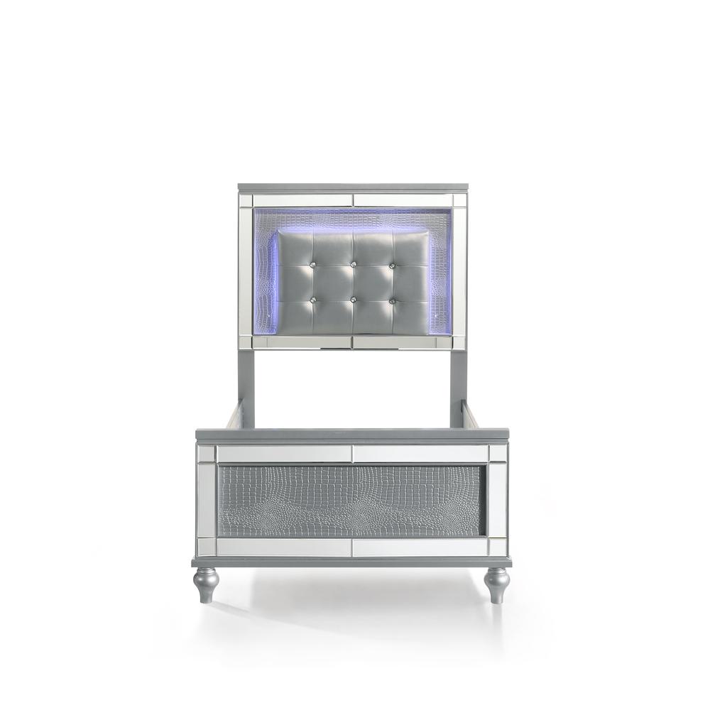 Furniture Contemporary Solid Wood 3/3 Twin Bed in Silver