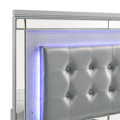 Furniture Contemporary Solid Wood 4/6 Full Bed in Silver
