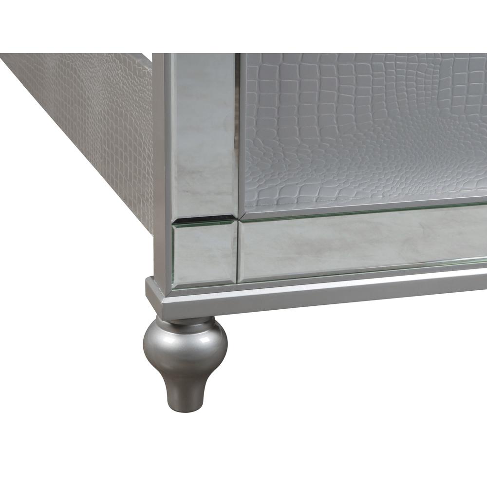 Furniture Valentine Solid Wood King Size Lighted Bed in Silver