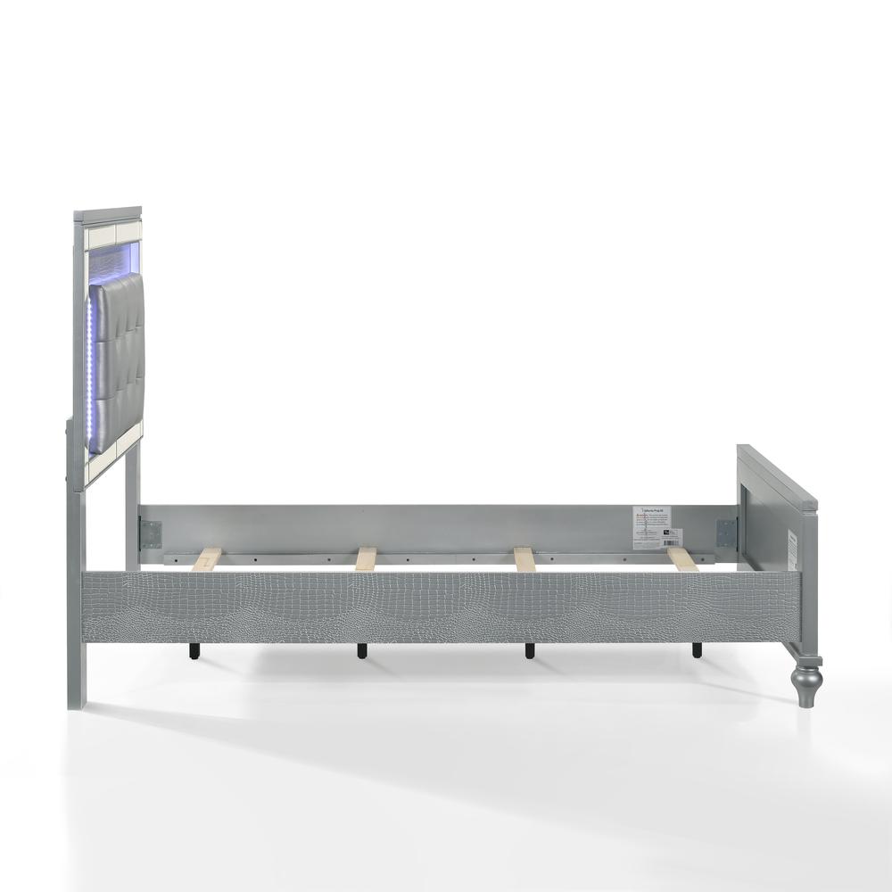 Furniture Contemporary Solid Wood 3/3 Twin Bed in Silver