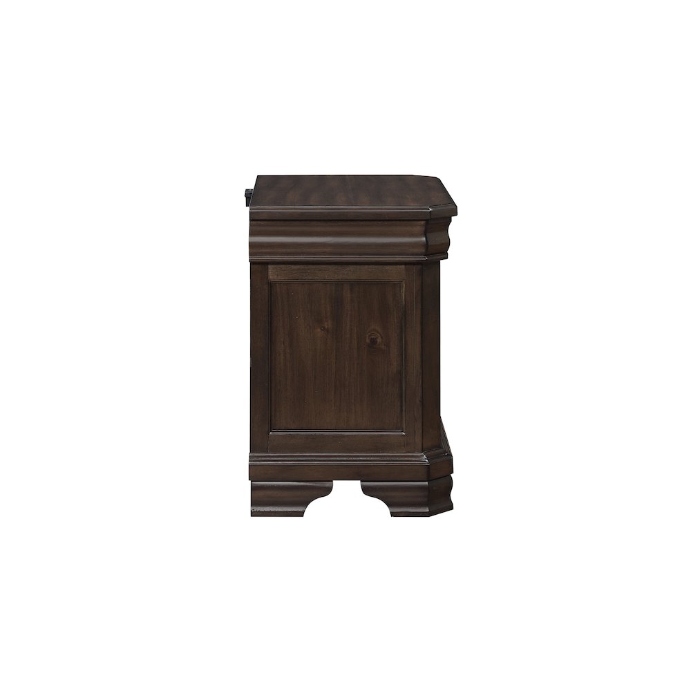 Lyndhurst Wood 3-Drawer Nightstand in Walnut