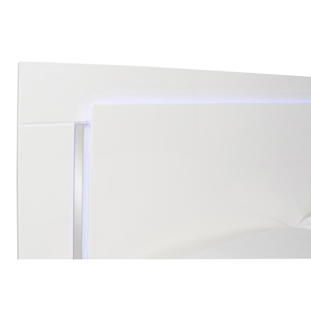 Furniture Sapphire Contemporary Solid Wood 6/6 Ek Bed in White