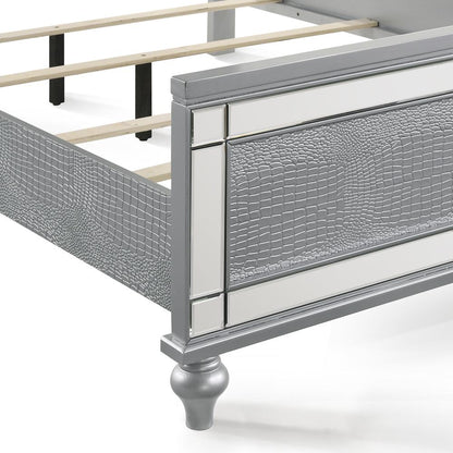 Furniture Contemporary Solid Wood 4/6 Full Bed in Silver