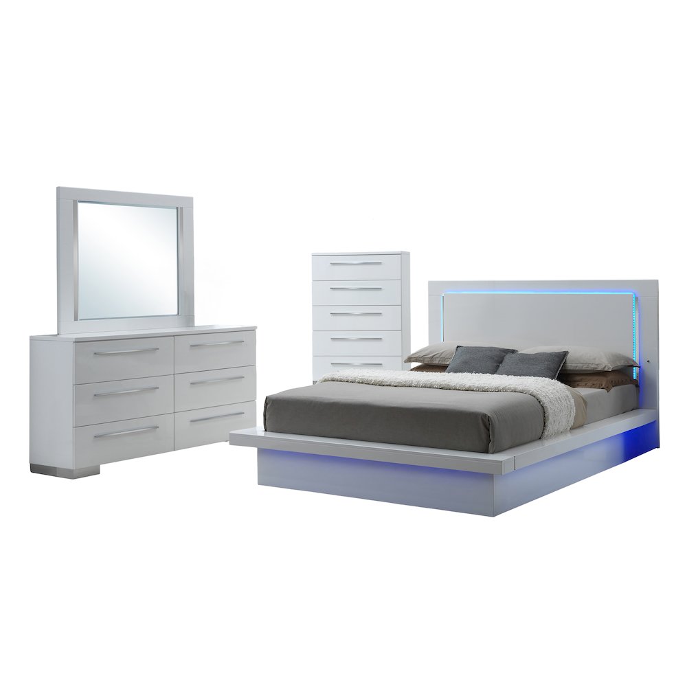 Sapphire 4-Piece Wood King Bedroom Set with Chest in White
