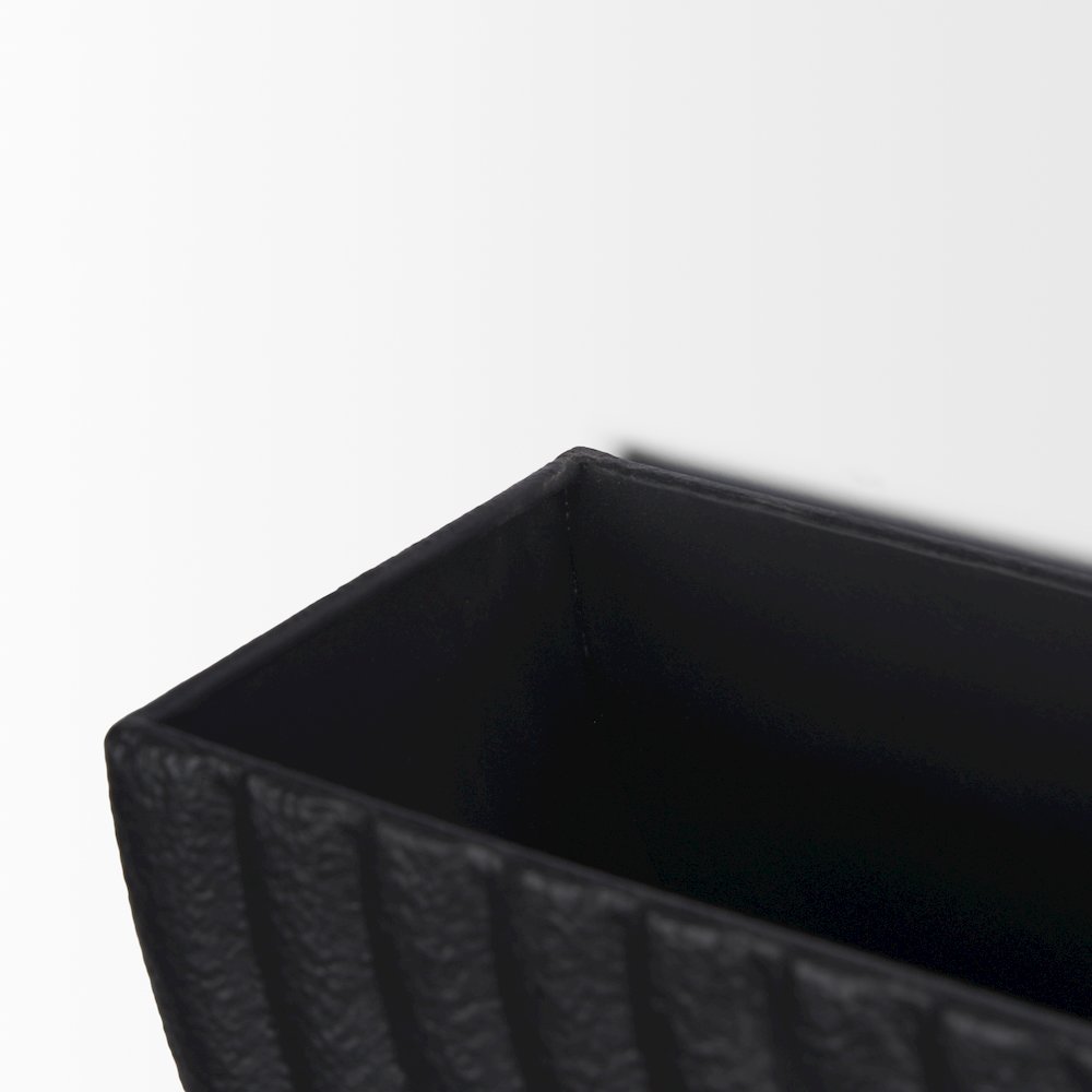 Shilo Matte Black Metal Hanging Wall Planter (Set of 2)