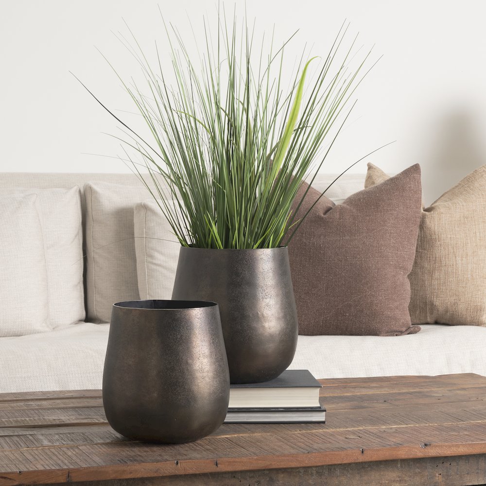 Quade Small Gold Metal Planter