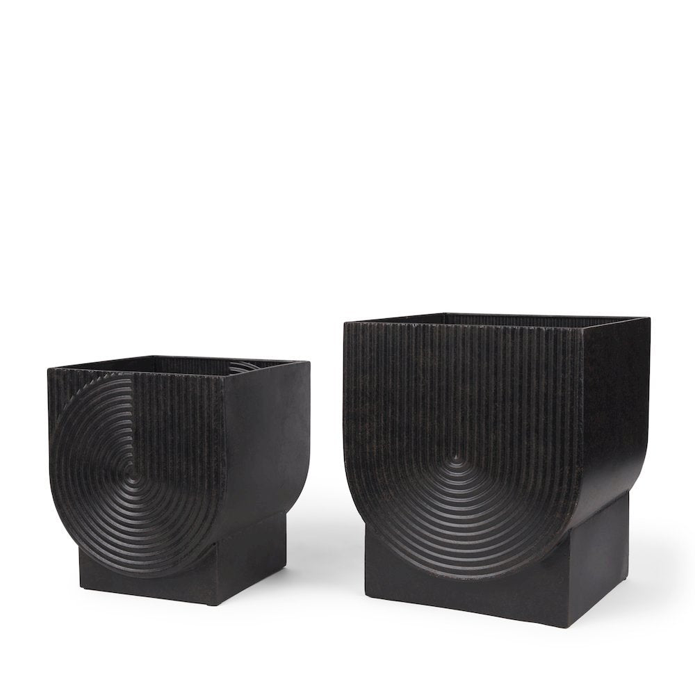 Medina Antiqued Black Metal Planters  (Set of 2)