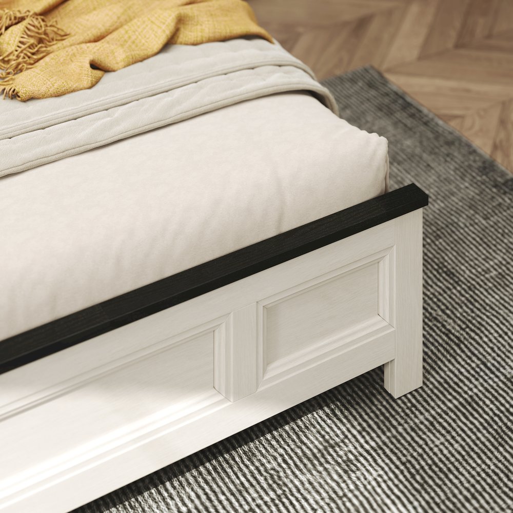 Realynn 5-Piece Queen Wood Bedroom Set, Off-White Finish