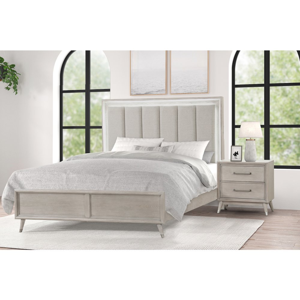 Seluna 4-Piece Bedroom Set with Touch LED Lighting, Gray Oak Finish, King