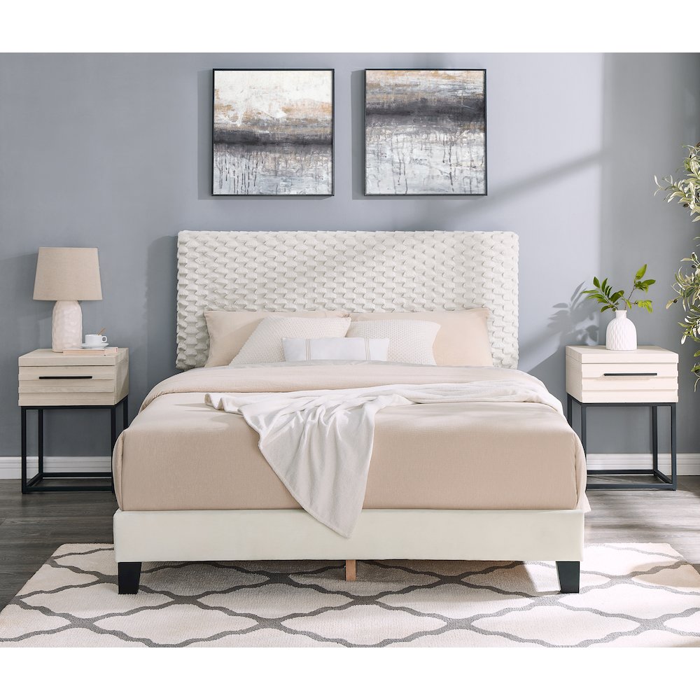 Findlay 3Pc Bedroom Set, Plush 3D Upholstered Bed with 2 Nightstands, Full