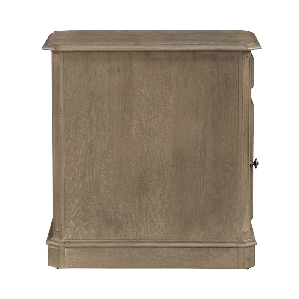 Magnolia Manor Chair Side Table in Weathered Bisque