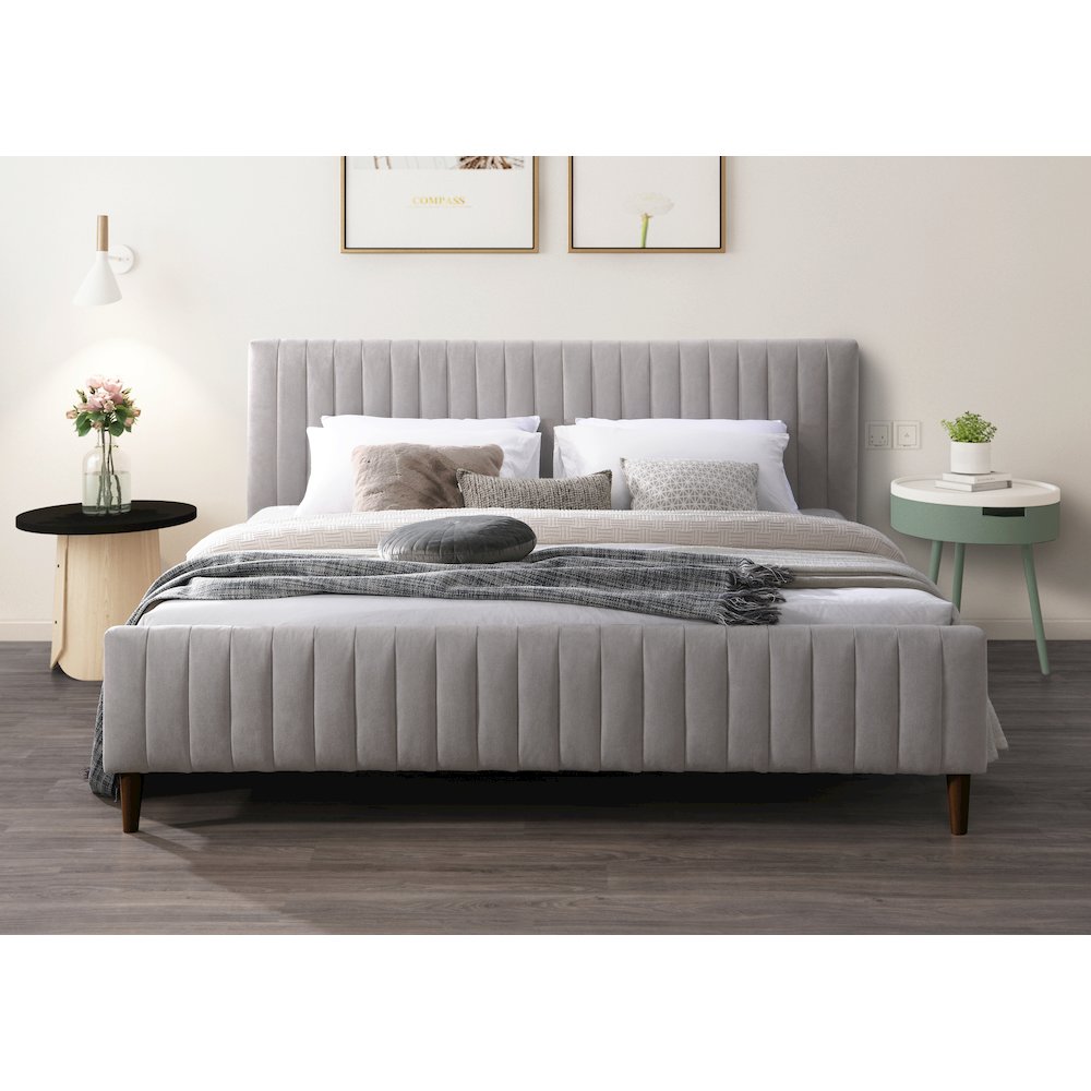 Spencer Upholstered Mid-Century Fabric King Platform Bed in Gray
