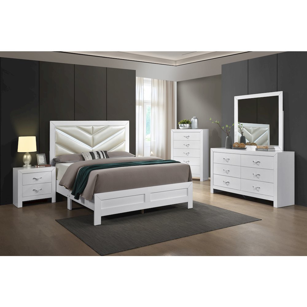 Glory Furniture Moreland Chest, Sparkling White