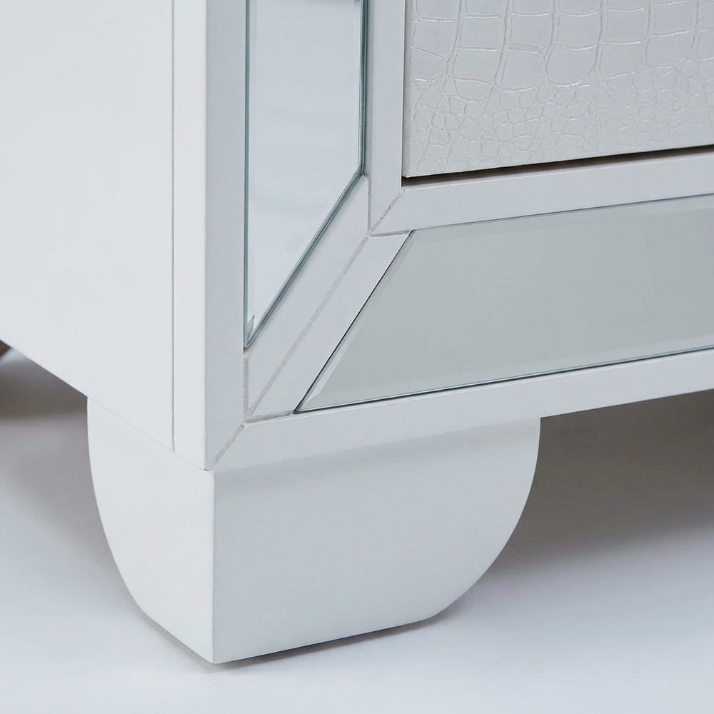 White Bedroom Nightstand with Dovetailed Drawers and Contemporary Style