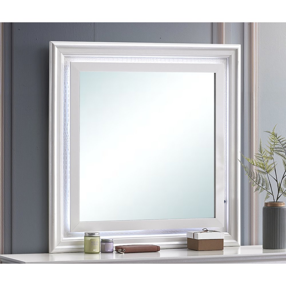 Verona Mirror, Pearl White