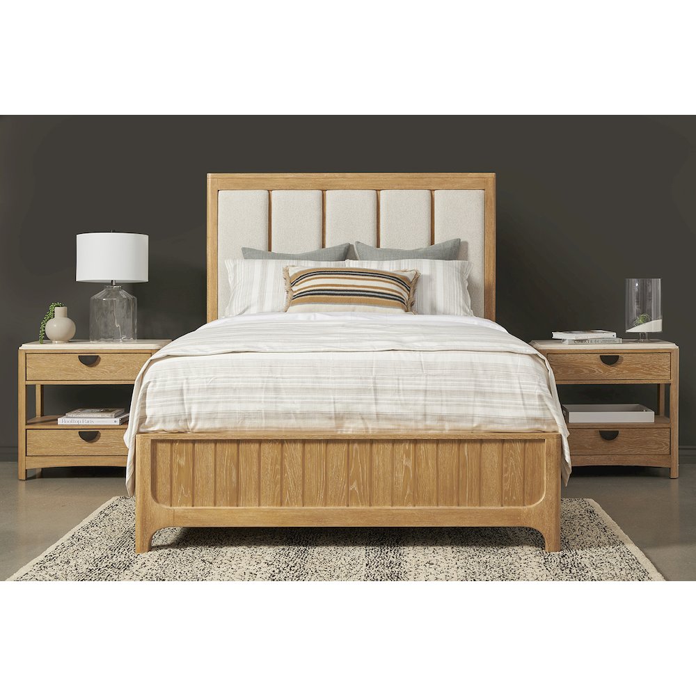 Bedroom King Panel Bed with 2 Nightstands