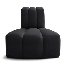 Arc Black Velvet Reverse Corner