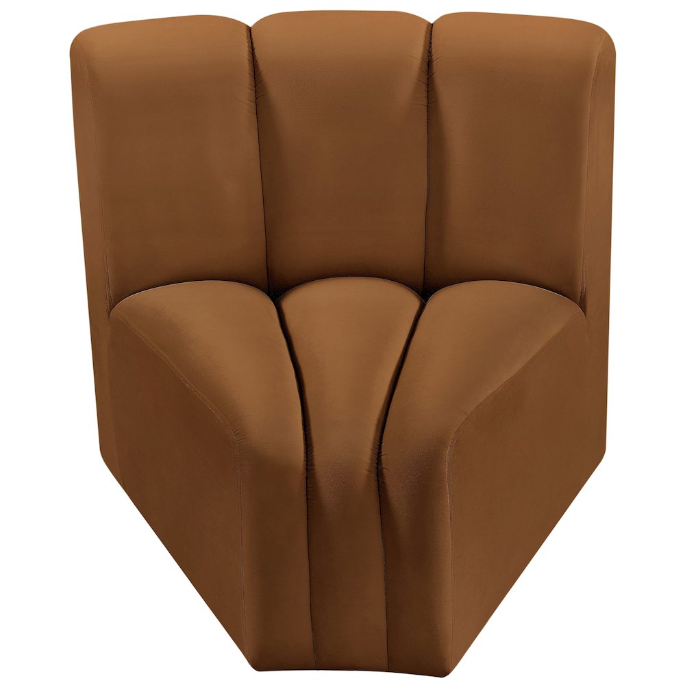 Arc Saddle Velvet Curved Corner