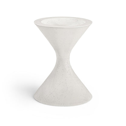 Vessa Cream Indoor / Outdoor Concrete Planter