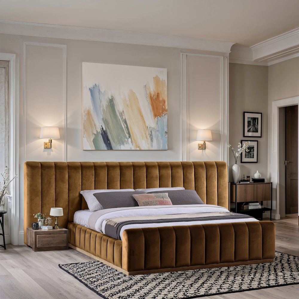 Amara Saddle Velvet Upholstered King Bed