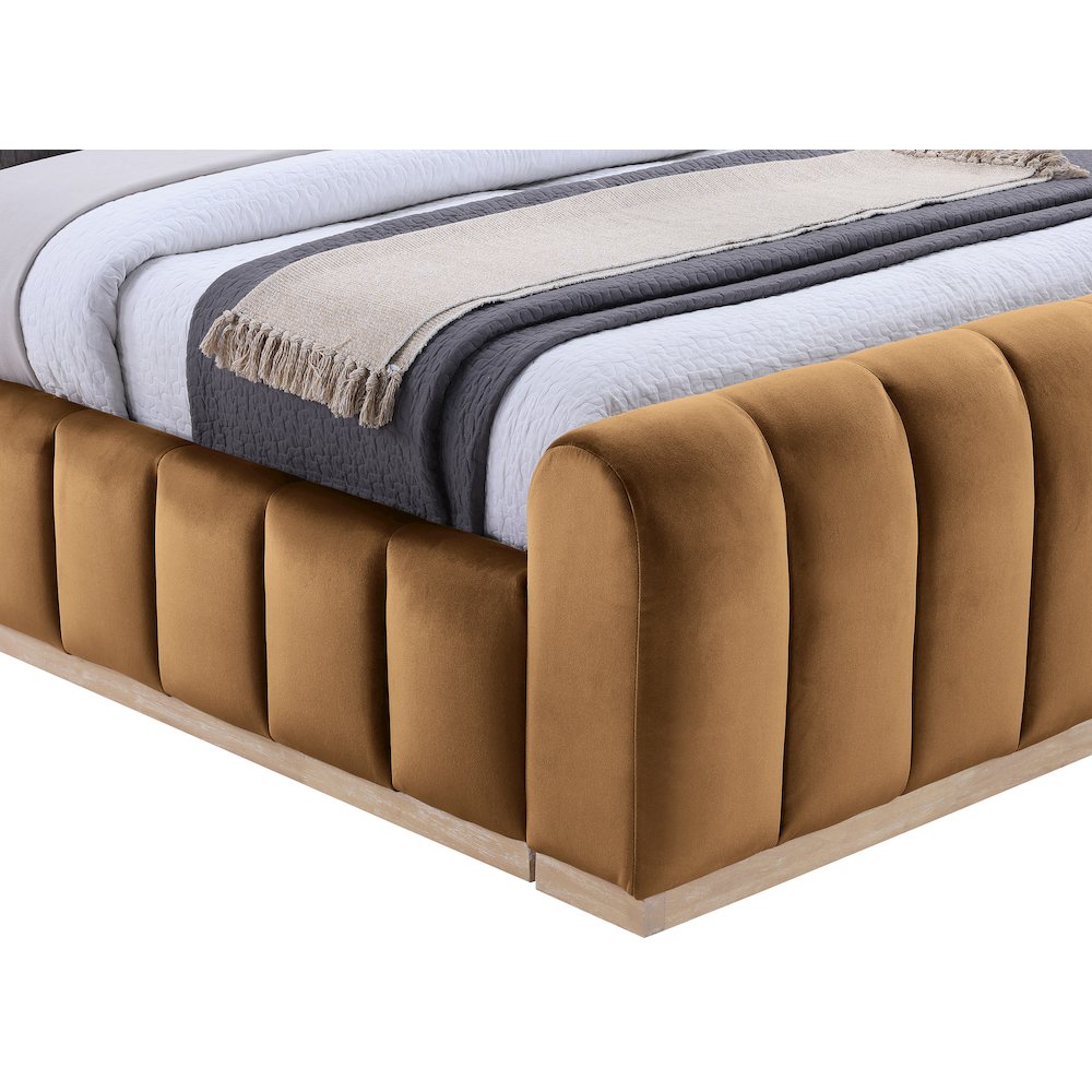 Amara Saddle Velvet Upholstered King Bed