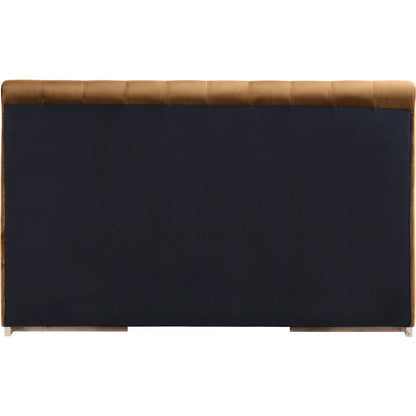 Amara Saddle Velvet Upholstered King Bed