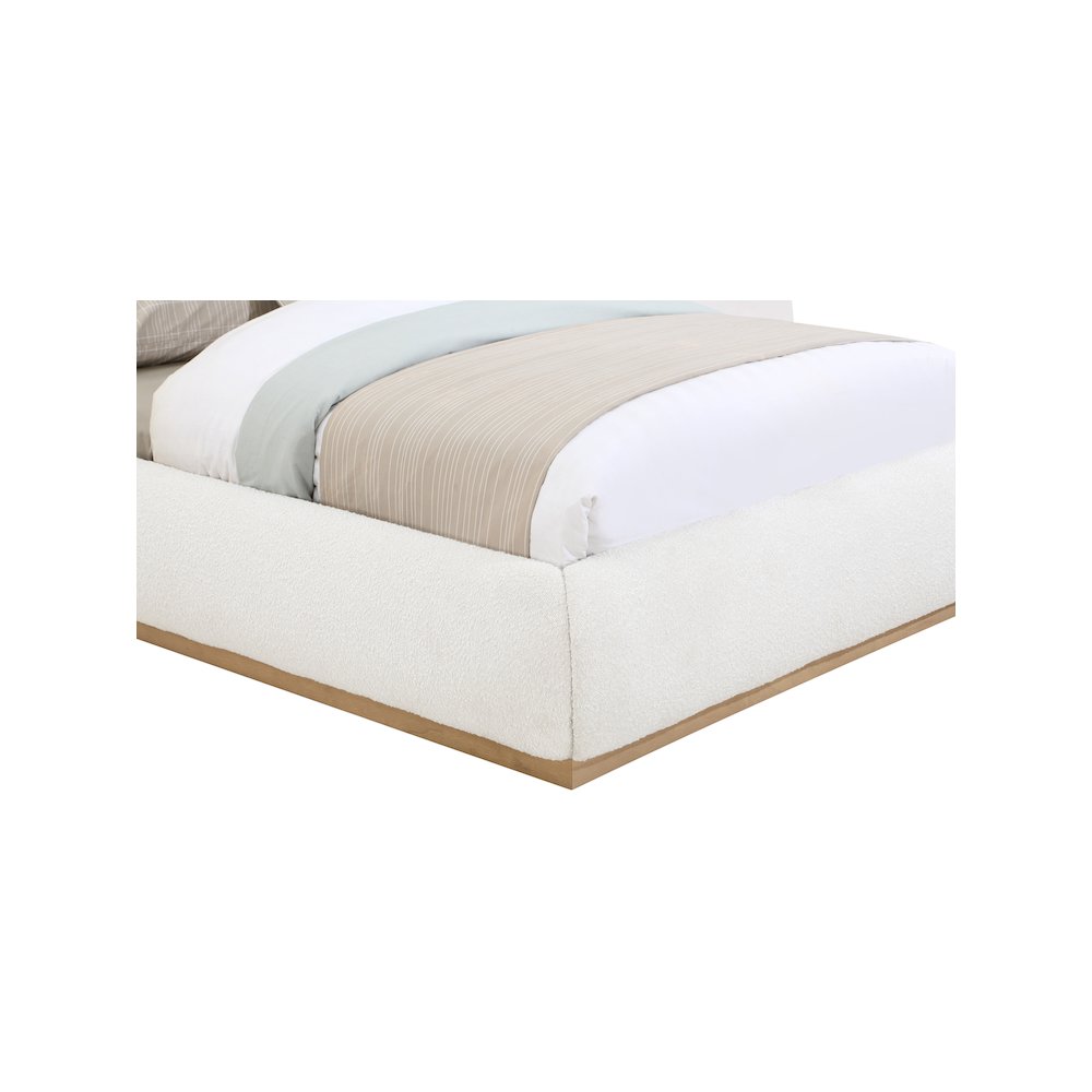 Vaughn Cream King Bed